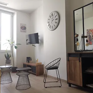 https://60m-avec-vue-sur-le-vieux-port.fr-provencehotel.com