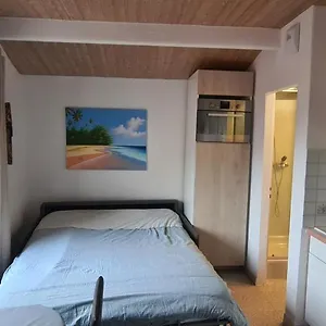 https://rue-du-vieux-chateau-beau-f2.fr-provencehotel.com